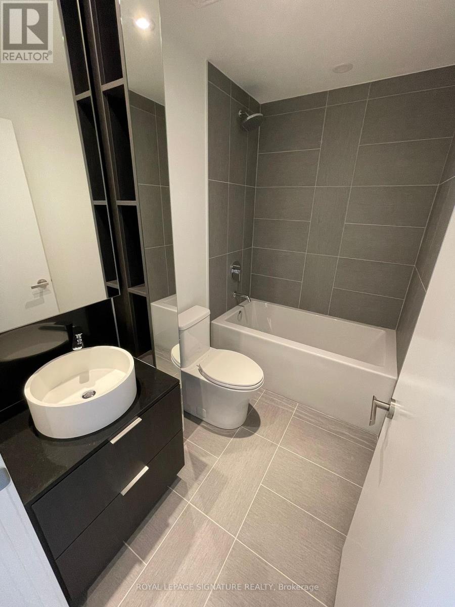 601 - 28 Ann Street, Mississauga, Ontario  L5G 0E1 - Photo 14 - W12379095