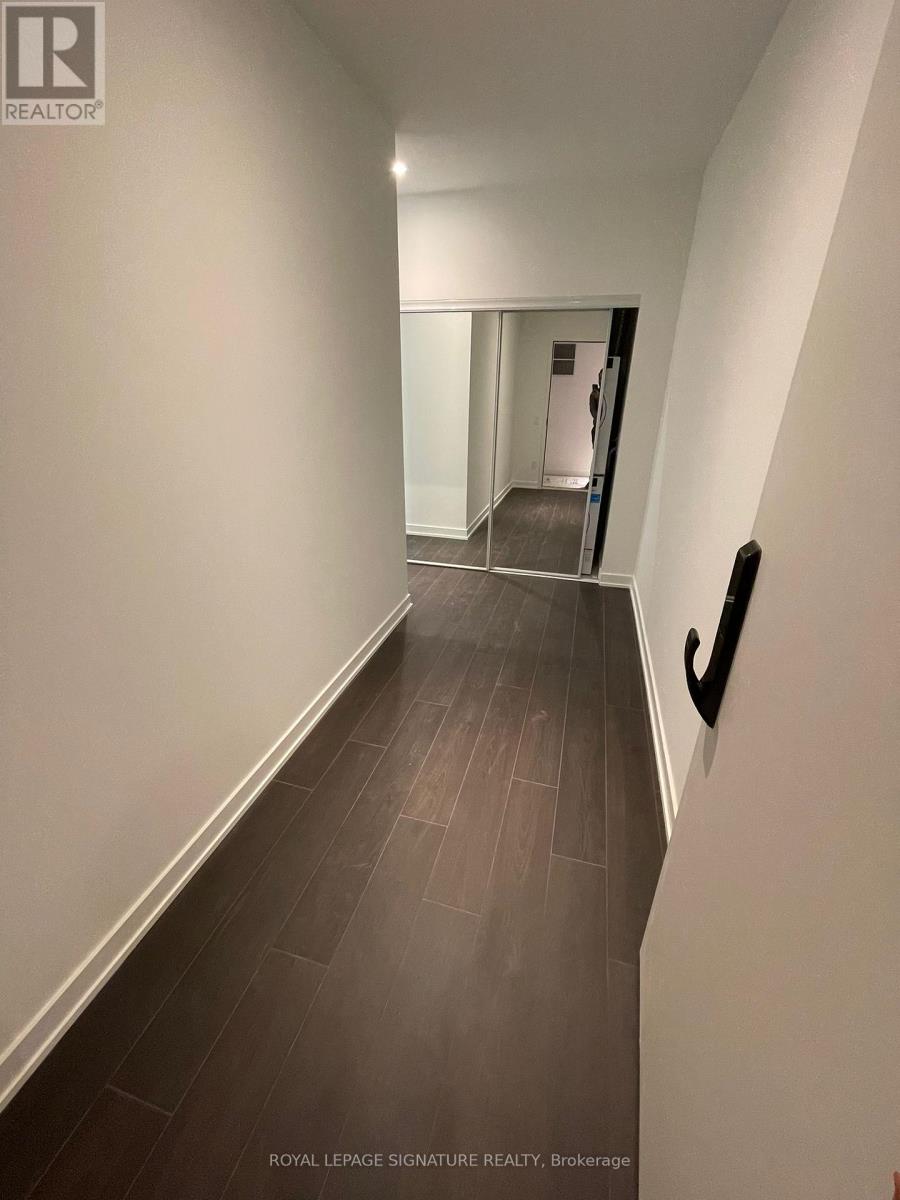 601 - 28 Ann Street, Mississauga, Ontario  L5G 0E1 - Photo 2 - W12379095