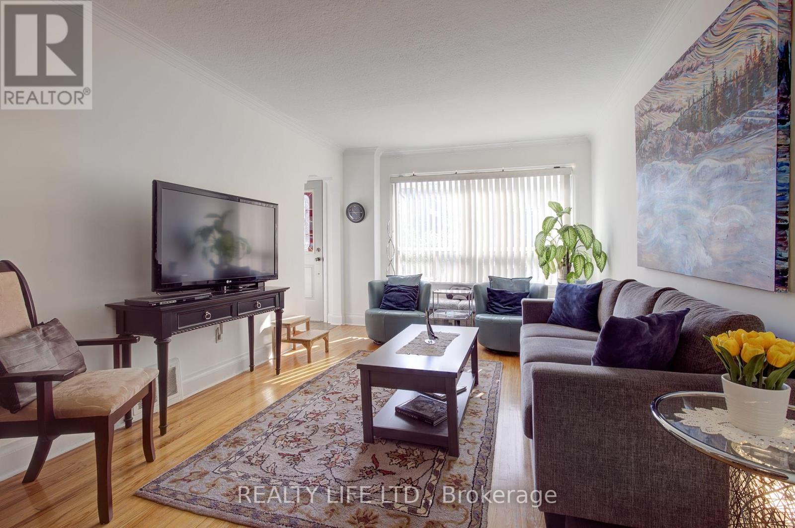 258 Gamma Street, Toronto, Ontario  M8W 4H1 - Photo 6 - W12379112