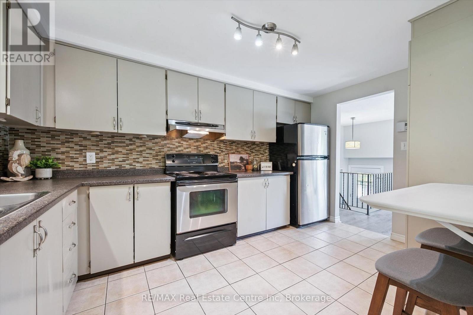 59 Steffler Drive, Guelph, Ontario N1G 3L5 - Photo 13 - X12379136