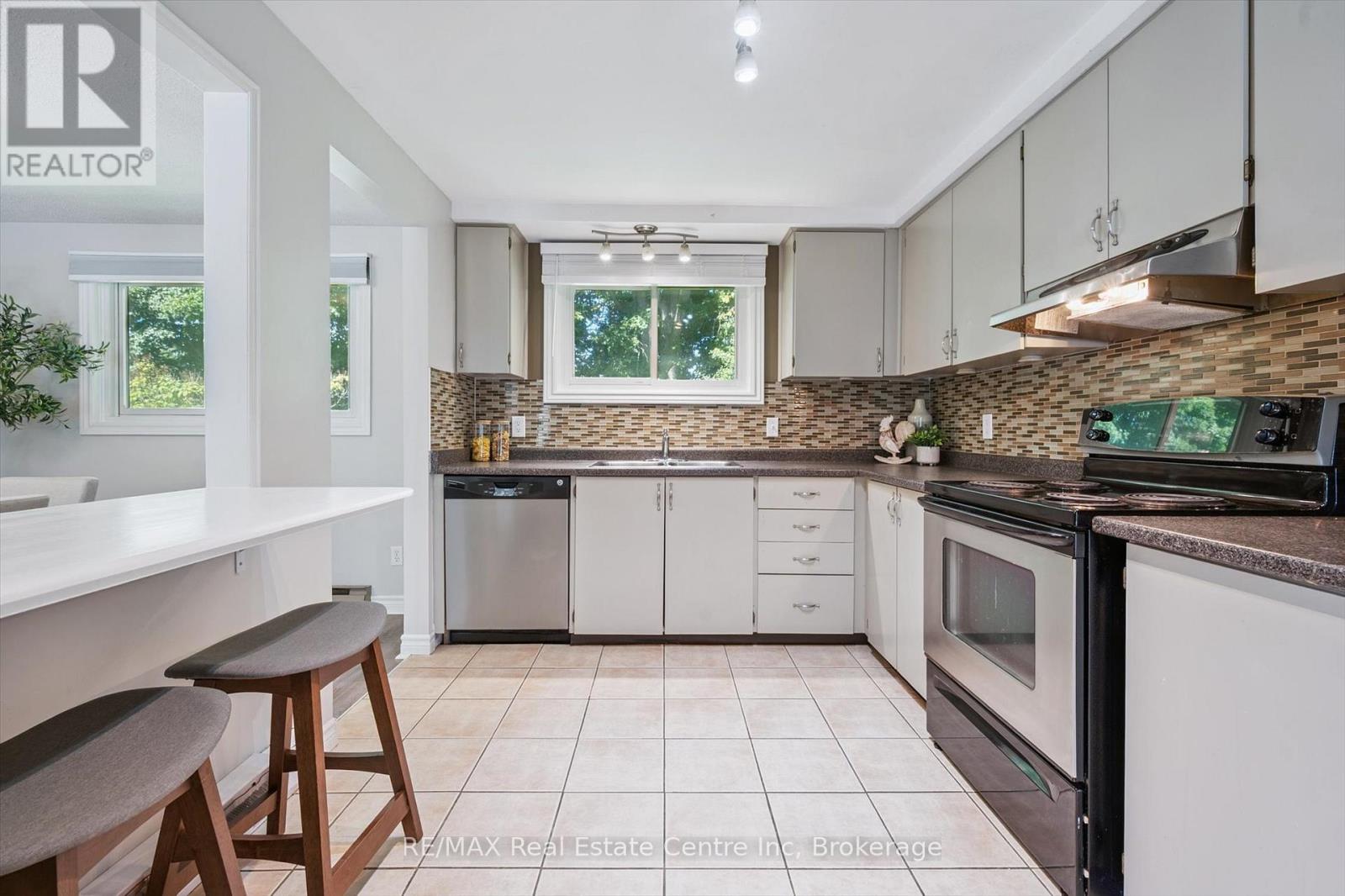 59 Steffler Drive, Guelph, Ontario N1G 3L5 - Photo 14 - X12379136