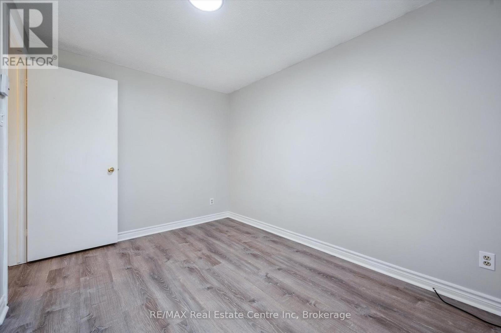 59 Steffler Drive, Guelph, Ontario N1G 3L5 - Photo 21 - X12379136