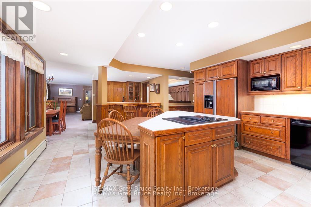 525 4th Avenue W, Owen Sound, Ontario  N4K 4V3 - Photo 14 - X12379156