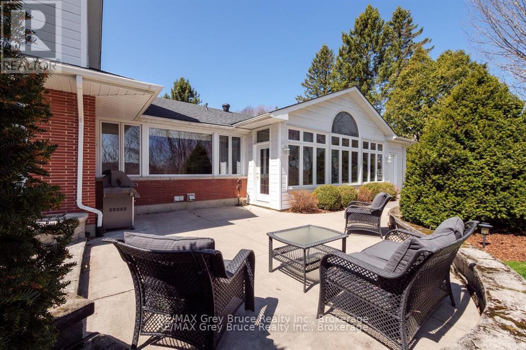 525 4th Avenue W, Owen Sound, Ontario  N4K 4V3 - Photo 5 - X12379156