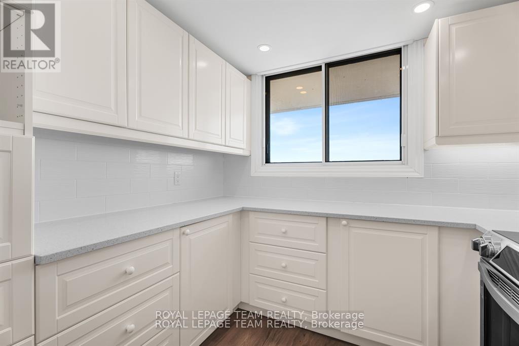 2004 - 415 Greenview Avenue, Ottawa, Ontario  K2B 8G5 - Photo 6 - X12379154