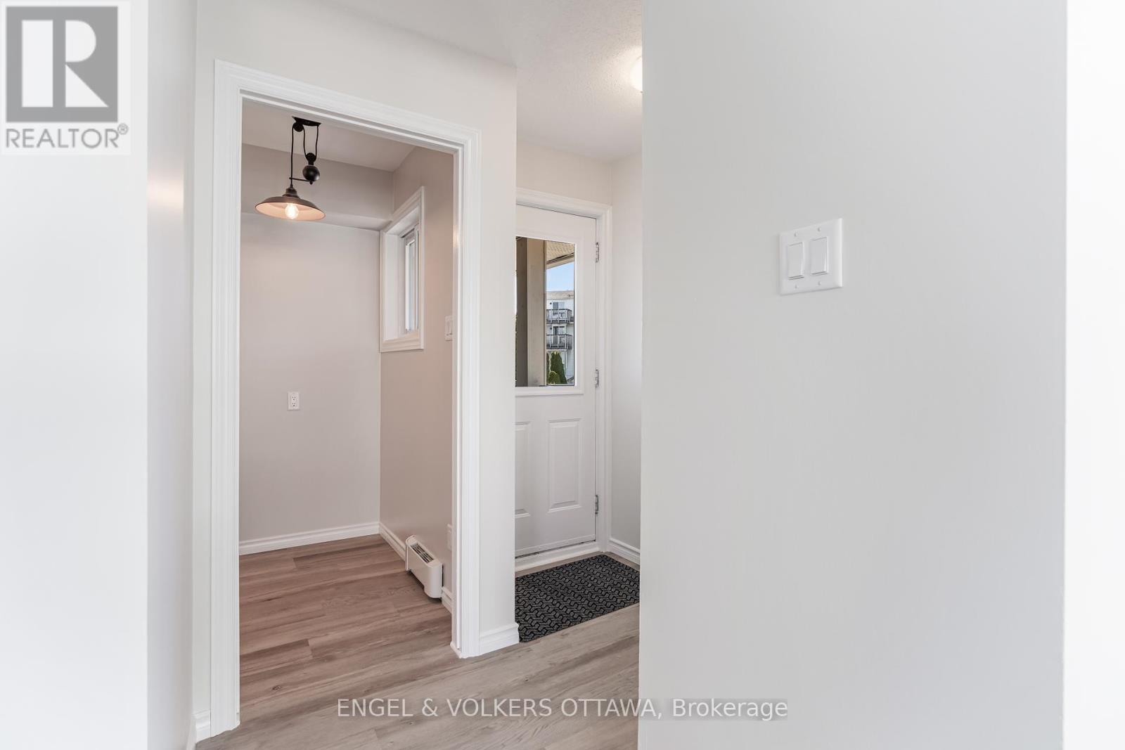 1504 Tanguay Court, Ottawa, Ontario  K2L 3X8 - Photo 10 - X12379159