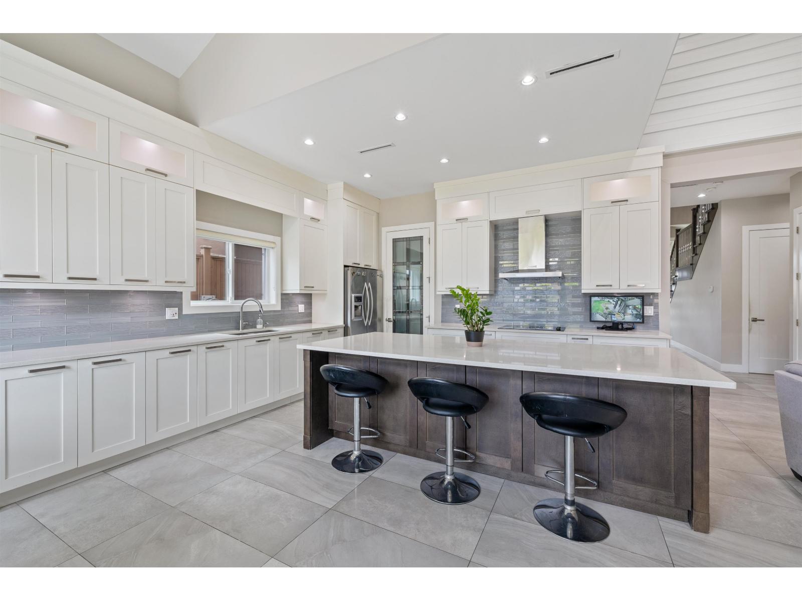 Property at 9241 127 STREET image 4