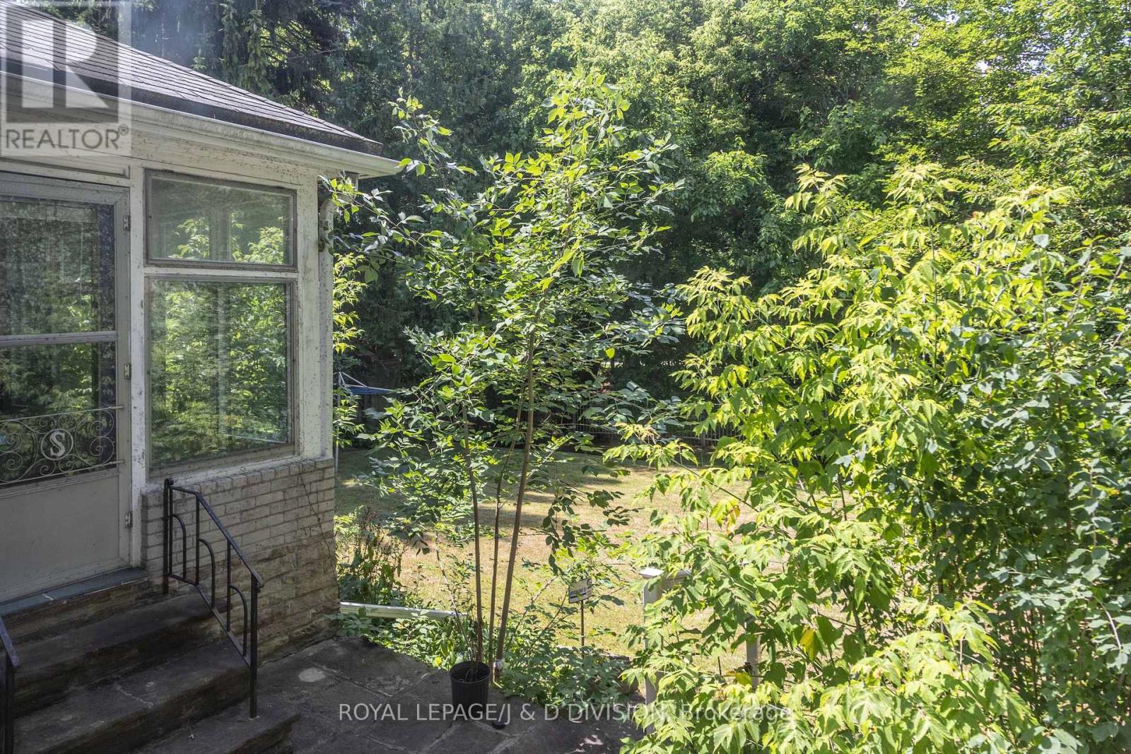 10 Campbell Crescent, Toronto, Ontario  M2P 1P2 - Photo 11 - C12379145
