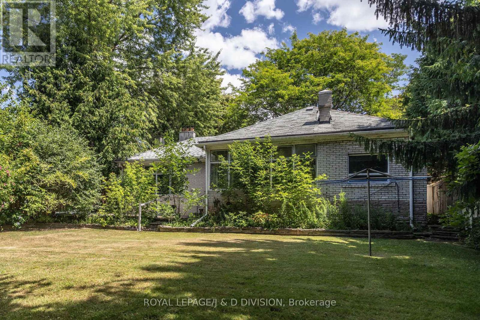 10 Campbell Crescent, Toronto, Ontario  M2P 1P2 - Photo 15 - C12379145