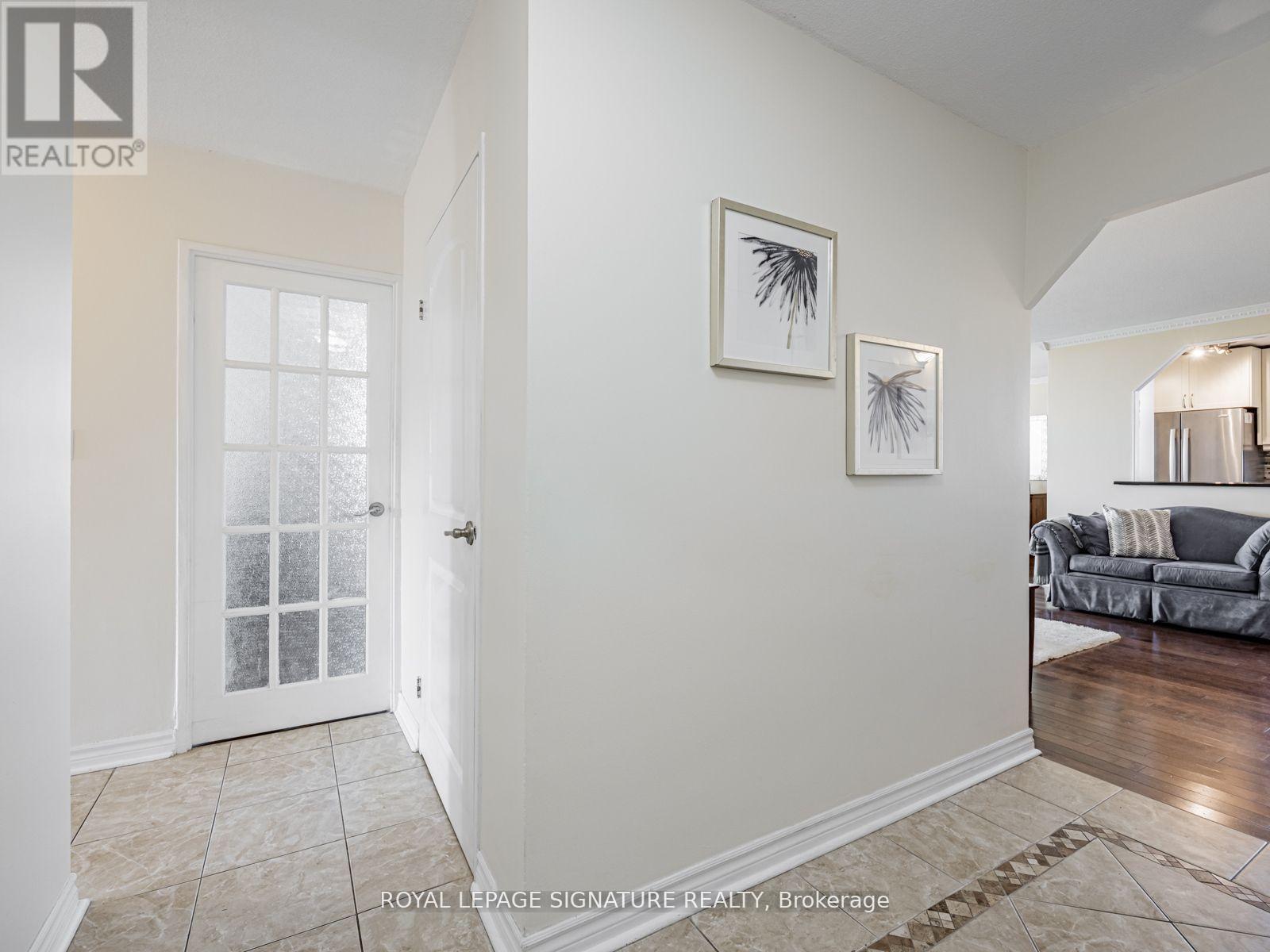 1914 - 60 Pavane Linkway, Toronto, Ontario  M3C 2Y6 - Photo 4 - C12379167