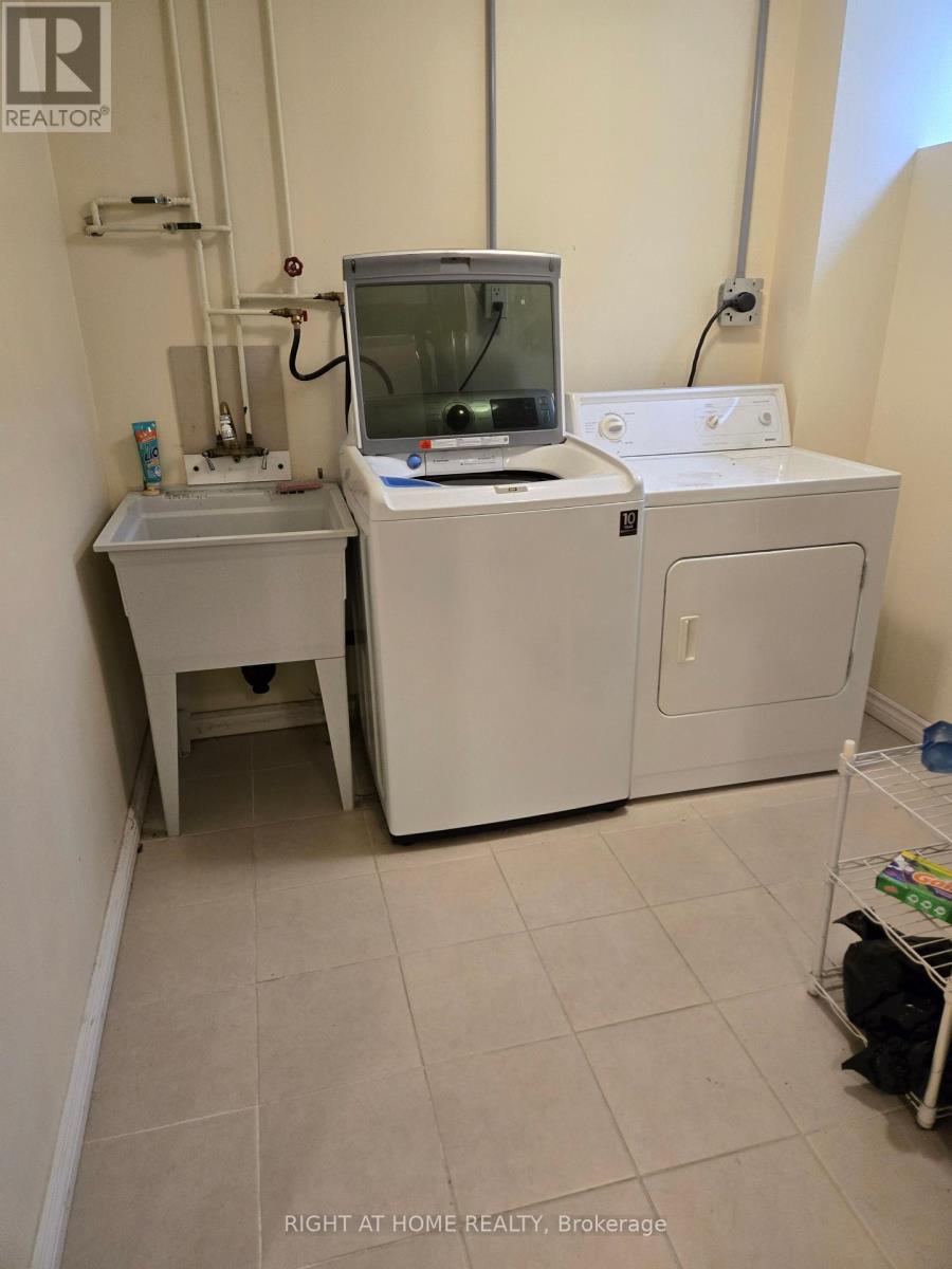 Main - 35 Hathway Drive, Toronto, Ontario  M1P 4L6 - Photo 11 - E12379173