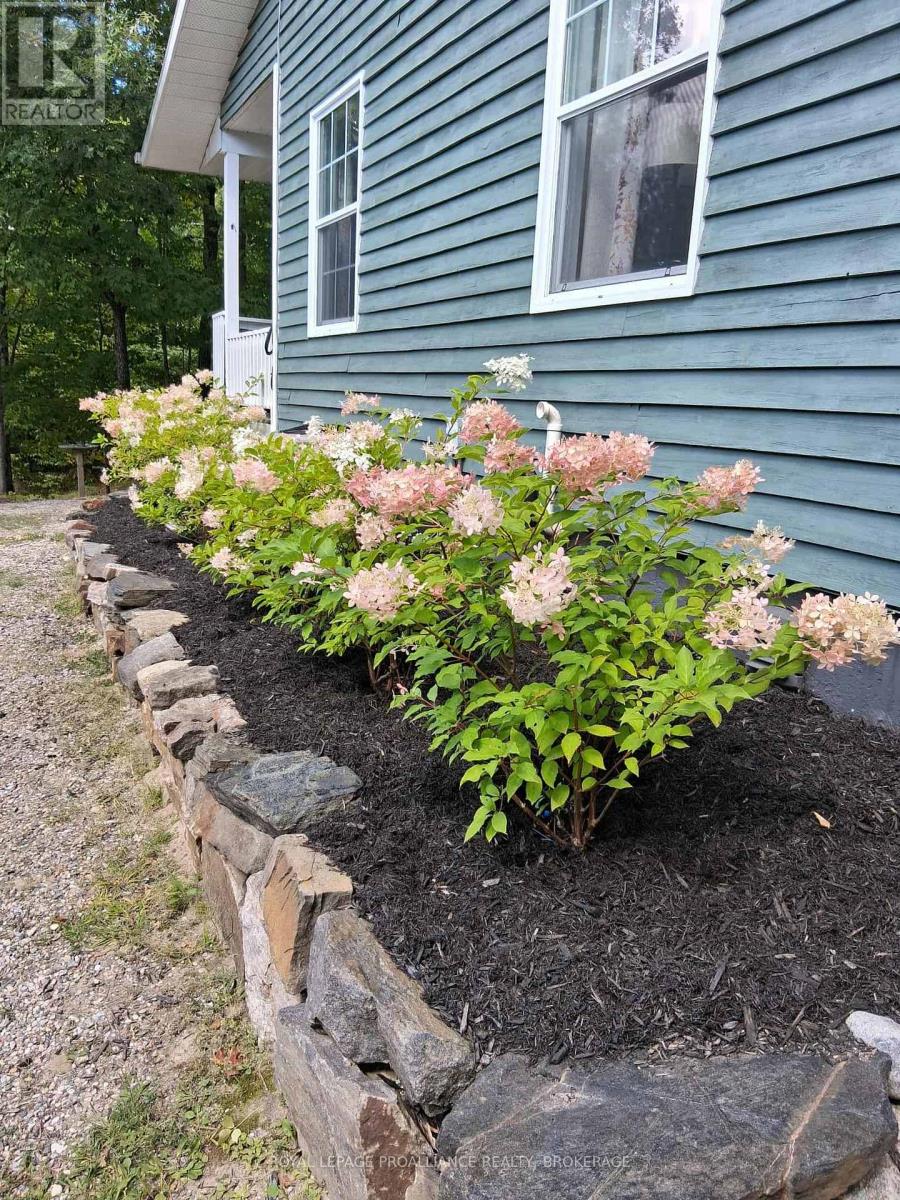 1208 Warrington Road, Frontenac, Ontario  K0H 2P0 - Photo 2 - X12374760