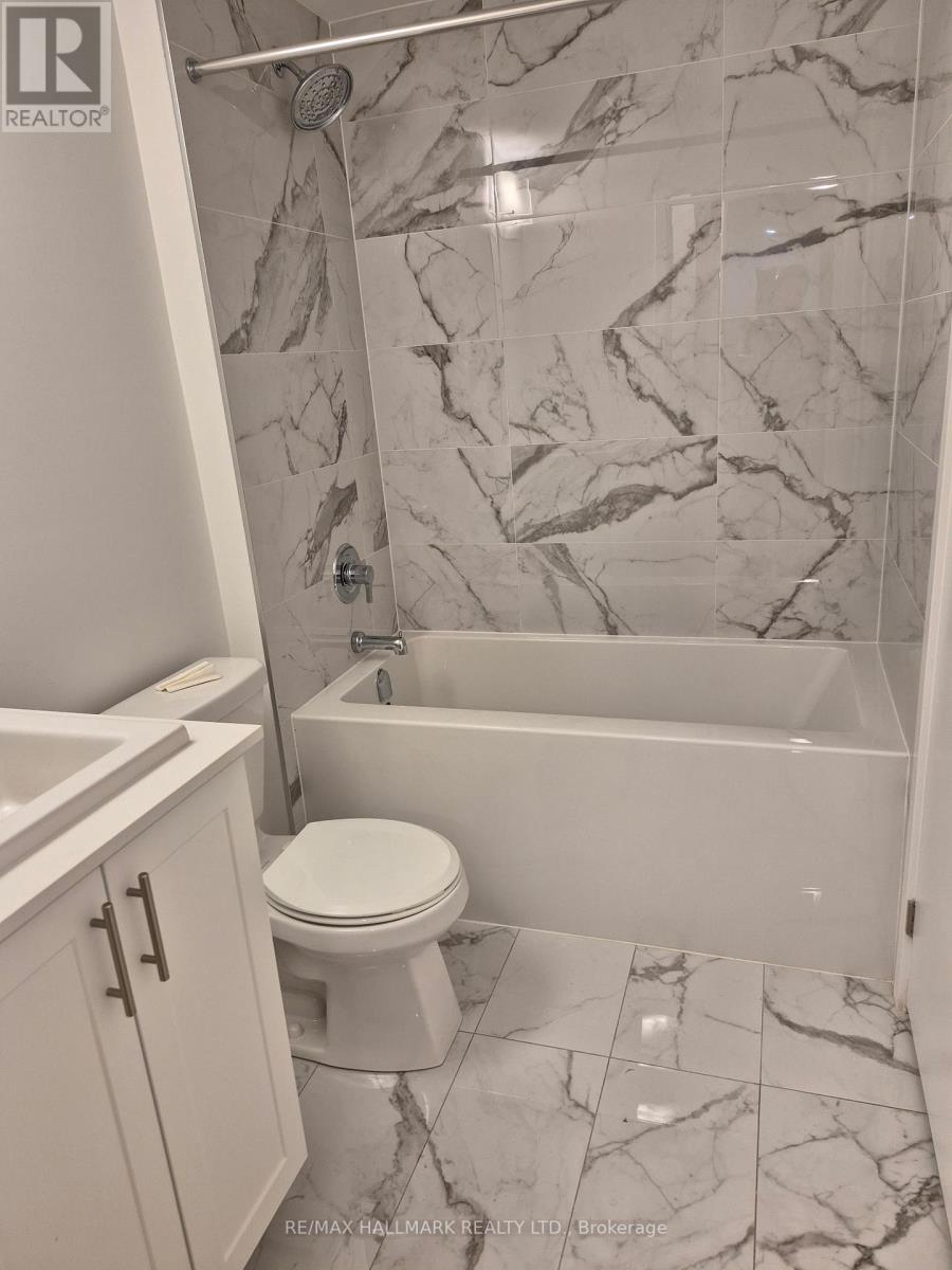 13 - 16 Lytham Green Circle, Newmarket, Ontario  L3Y 0H3 - Photo 4 - N12379160