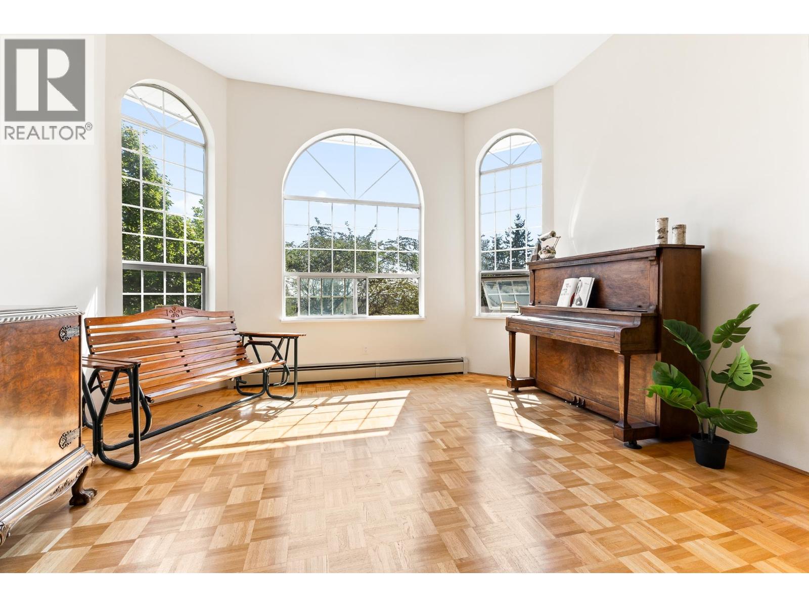 5843 Carson Street, Burnaby, British Columbia  V5J 2Z7 - Photo 4 - R3043108