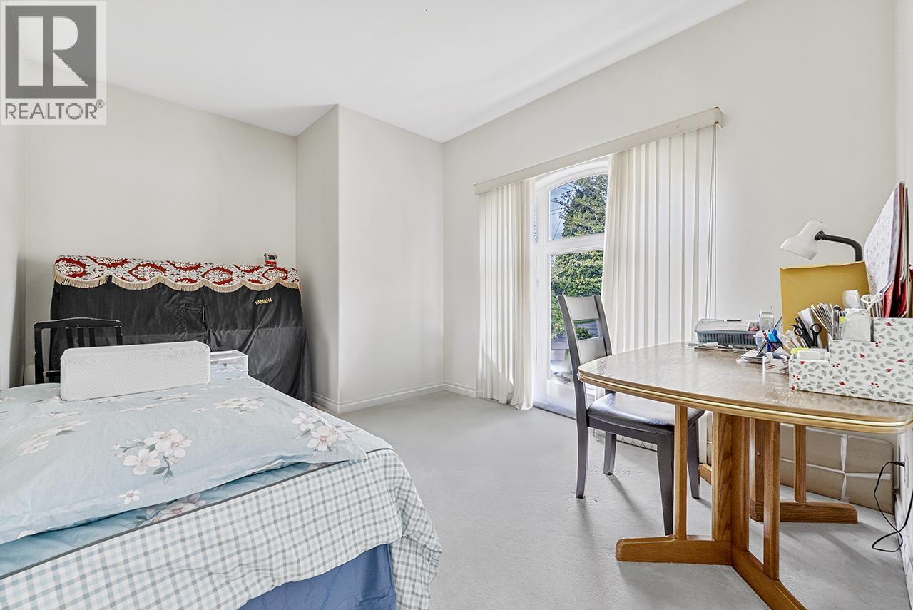 7362 Waverley Avenue, Burnaby, British Columbia  V5J 4A6 - Photo 4 - R3043341