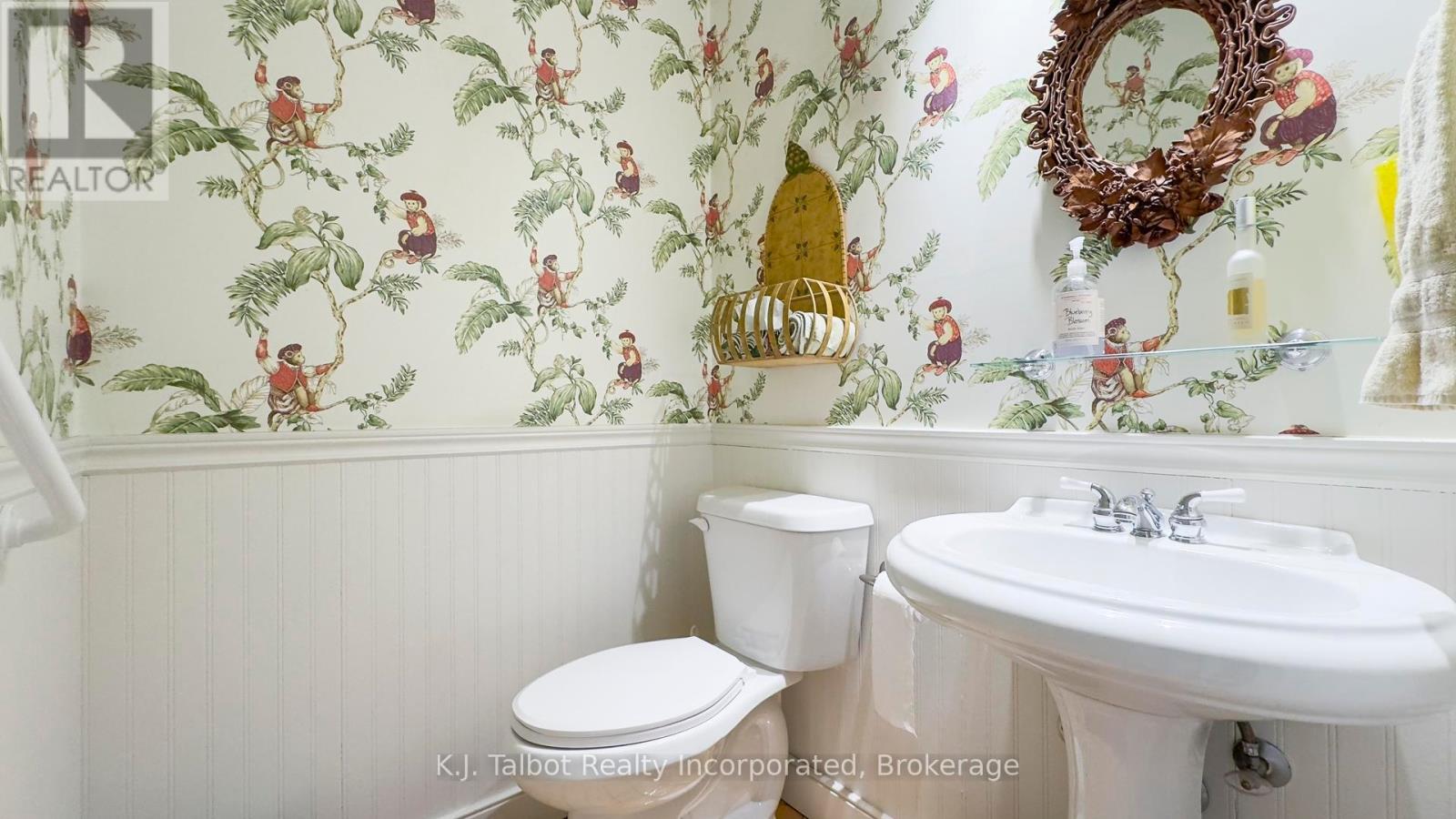 14 & 16 Chiniquy Street E, Bluewater, Ontario  N0M 1G0 - Photo 15 - X12108160