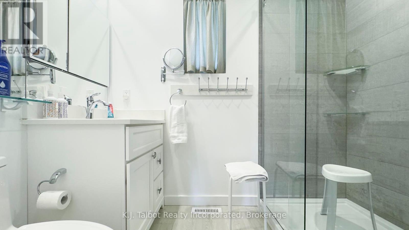 14 & 16 Chiniquy Street E, Bluewater, Ontario  N0M 1G0 - Photo 31 - X12108160