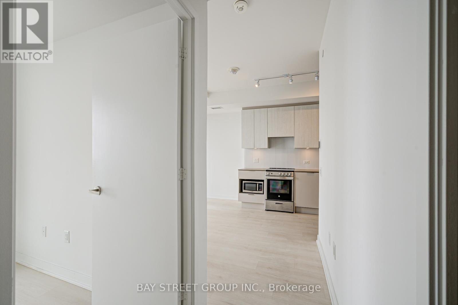 3207 - 3900 Confederation Parkway, Mississauga (City Centre), Ontario  L5B 0M3 - Photo 12 - W12379139