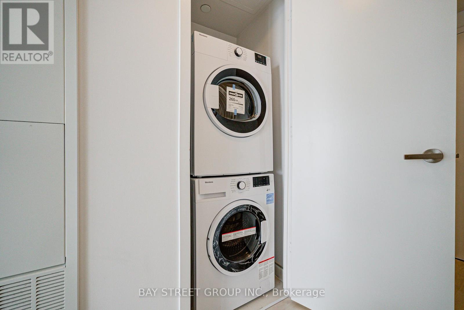 3207 - 3900 Confederation Parkway, Mississauga (City Centre), Ontario  L5B 0M3 - Photo 18 - W12379139