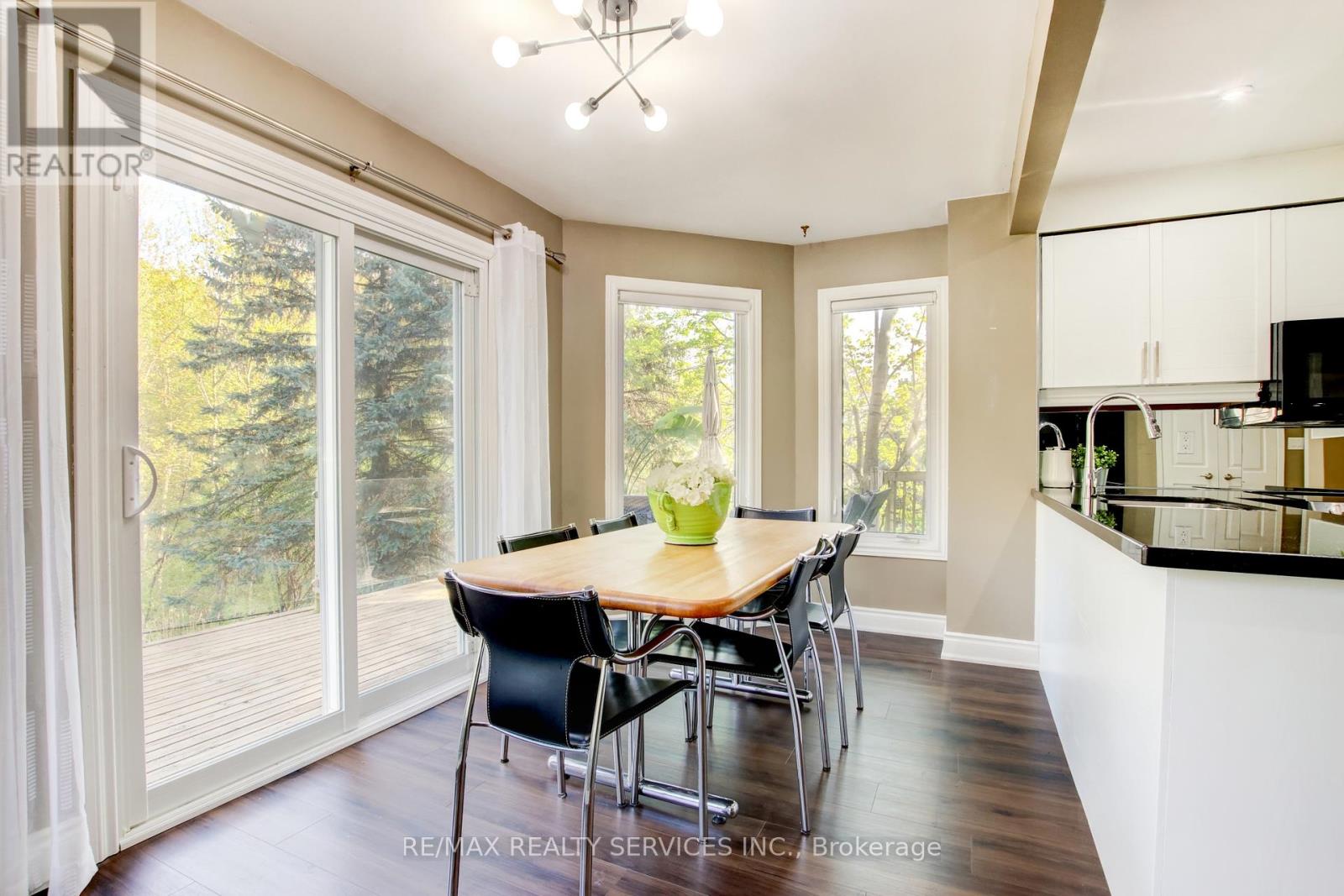25 Brookbank Court, Brampton (Heart Lake East), Ontario  L6Z 3G4 - Photo 11 - W12379175