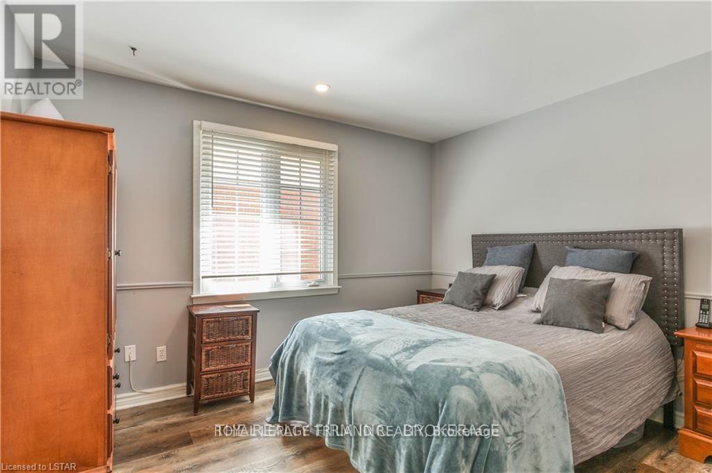 72 Toulon Crescent, London East, Ontario  N5V 1J5 - Photo 13 - X12379220