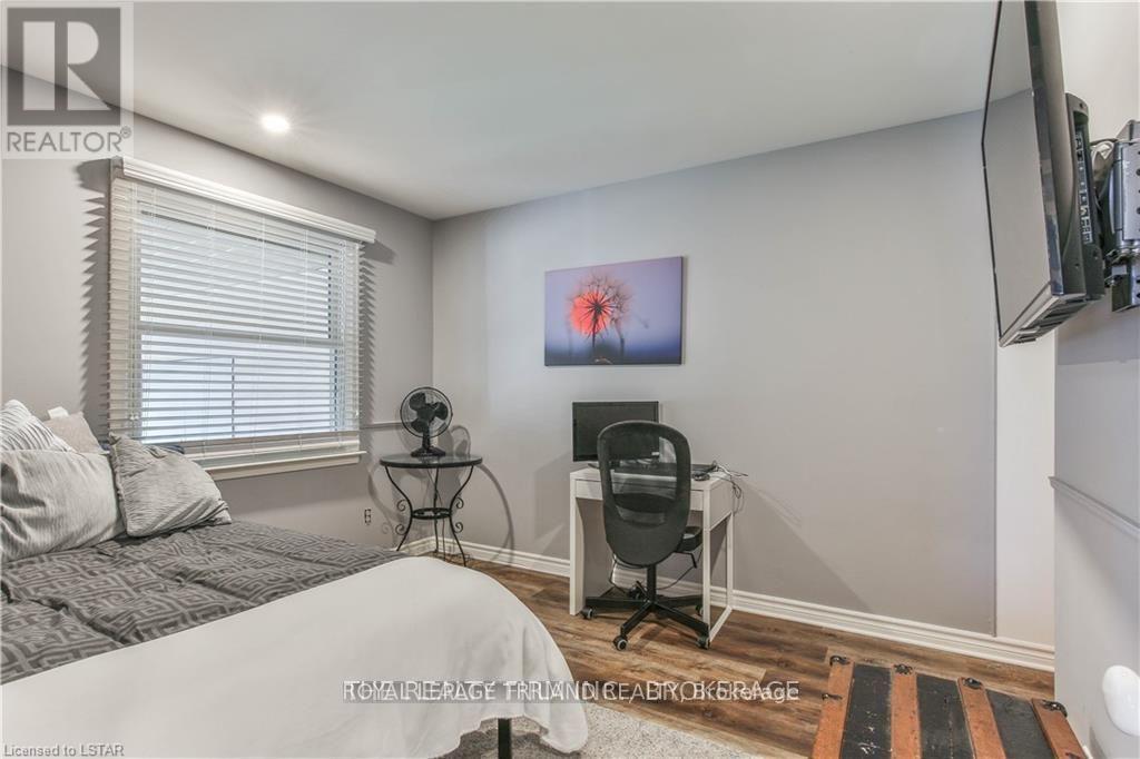 72 Toulon Crescent, London East, Ontario  N5V 1J5 - Photo 15 - X12379220