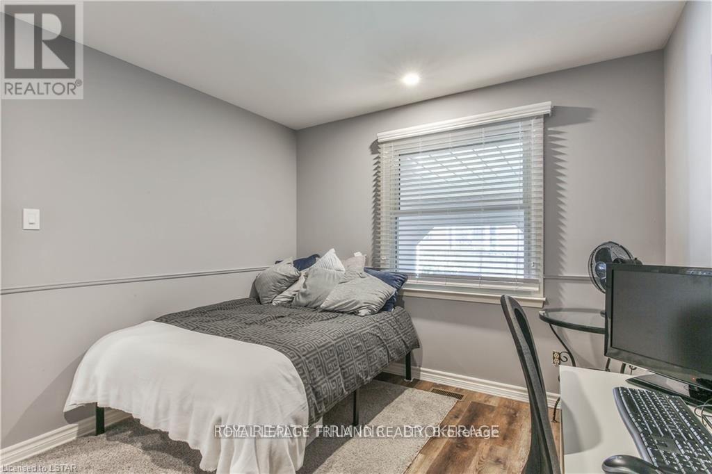 72 Toulon Crescent, London East, Ontario  N5V 1J5 - Photo 16 - X12379220