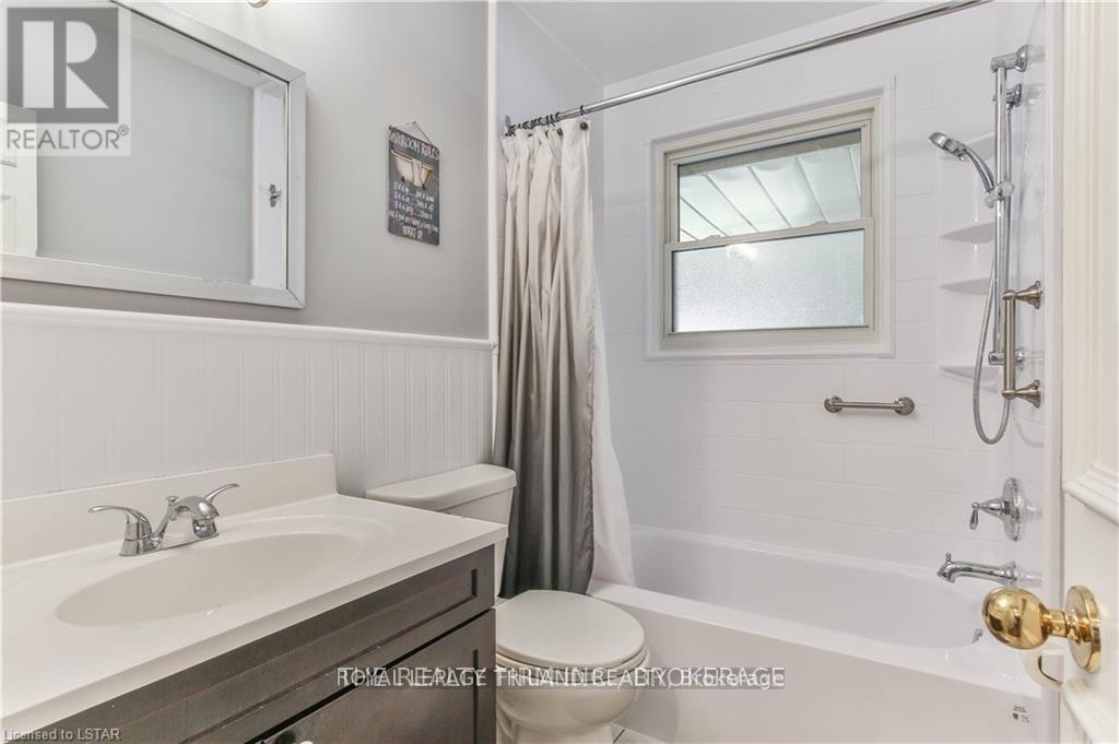 72 Toulon Crescent, London East, Ontario  N5V 1J5 - Photo 17 - X12379220