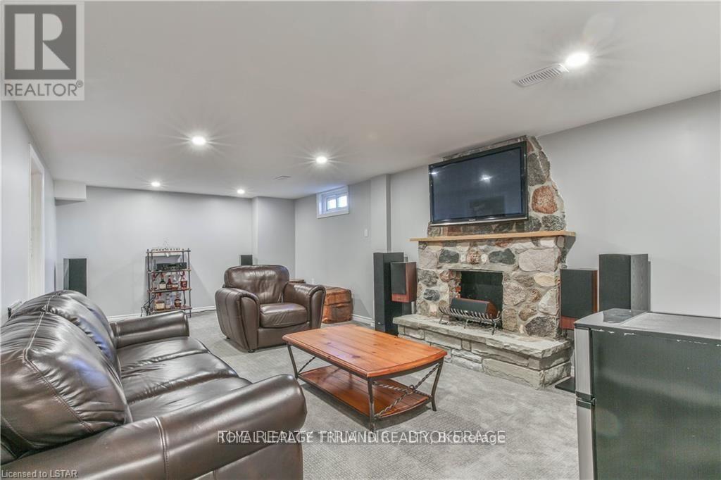 72 Toulon Crescent, London East, Ontario  N5V 1J5 - Photo 18 - X12379220