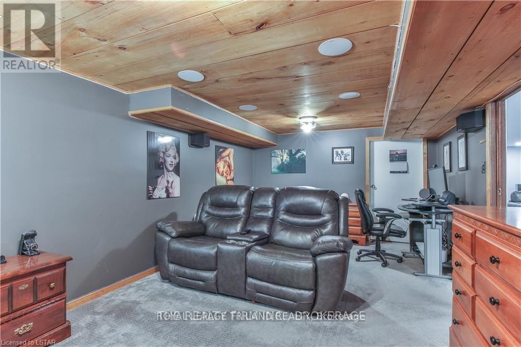 72 Toulon Crescent, London East, Ontario  N5V 1J5 - Photo 21 - X12379220