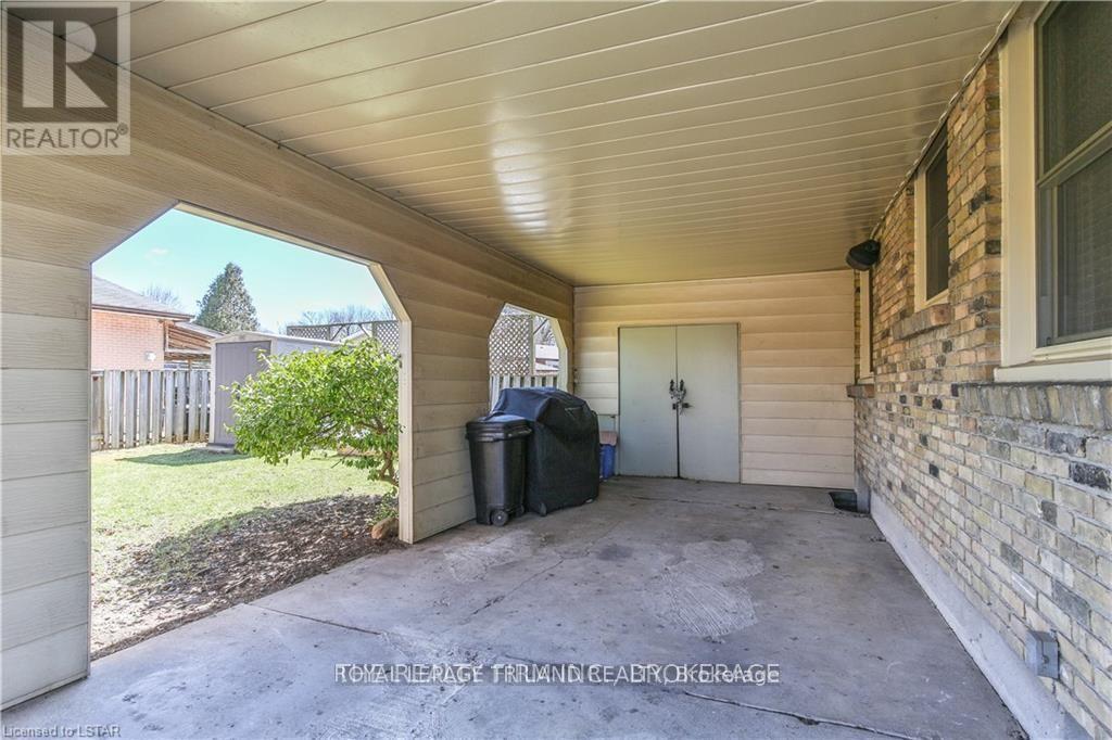 72 Toulon Crescent, London East, Ontario  N5V 1J5 - Photo 24 - X12379220