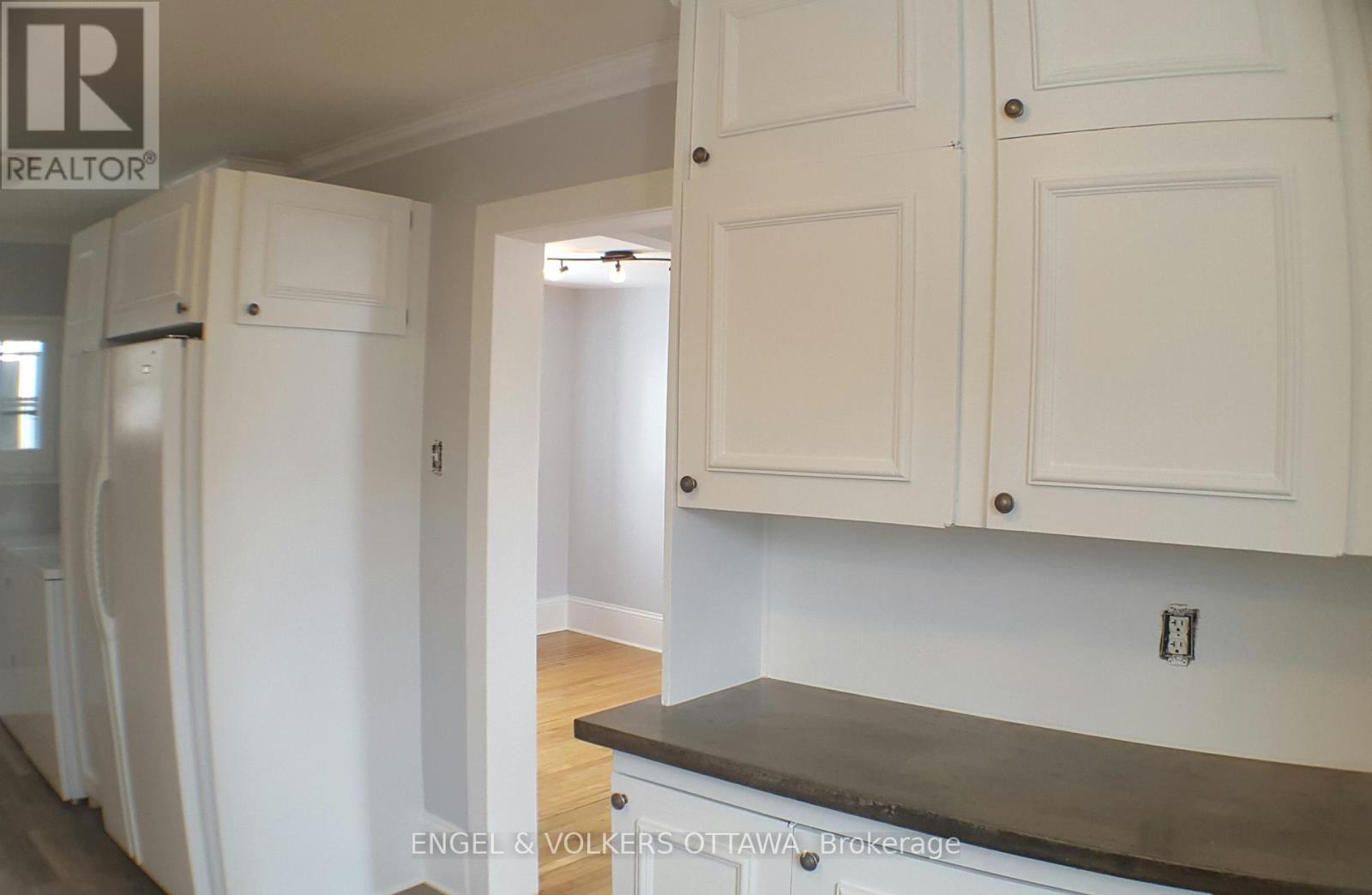 989 Bakervale Drive, Ottawa, Ontario  K1Z 6N7 - Photo 14 - X12379215
