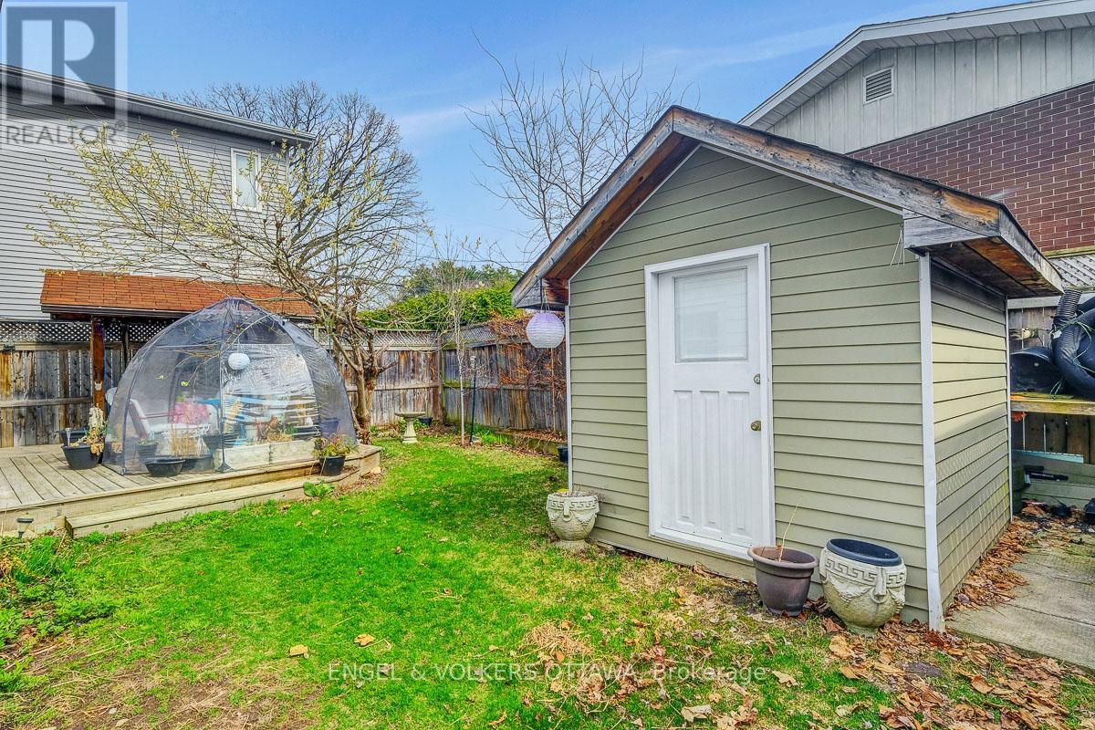 989 Bakervale Drive, Ottawa, Ontario  K1Z 6N7 - Photo 3 - X12379215