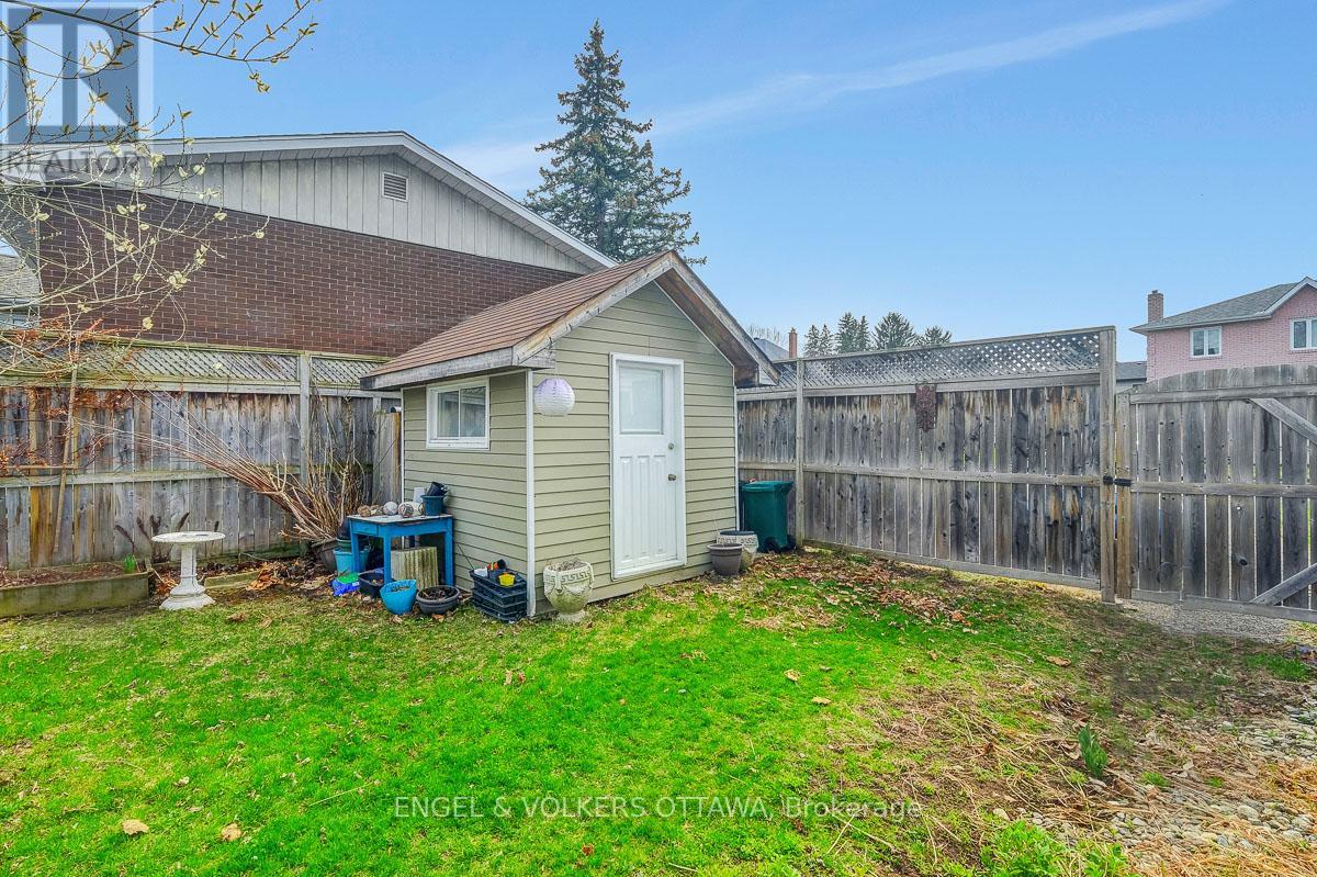 989 Bakervale Drive, Ottawa, Ontario  K1Z 6N7 - Photo 6 - X12379215