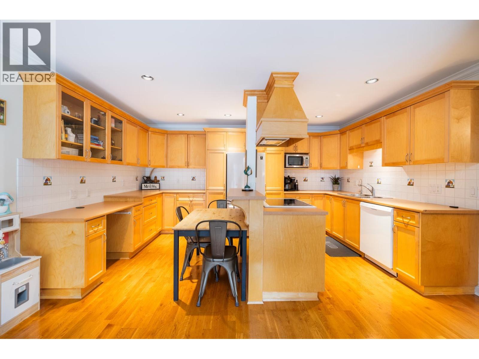 301 1235 W 15th Avenue, Vancouver, British Columbia  V6H 1S1 - Photo 3 - R3043332