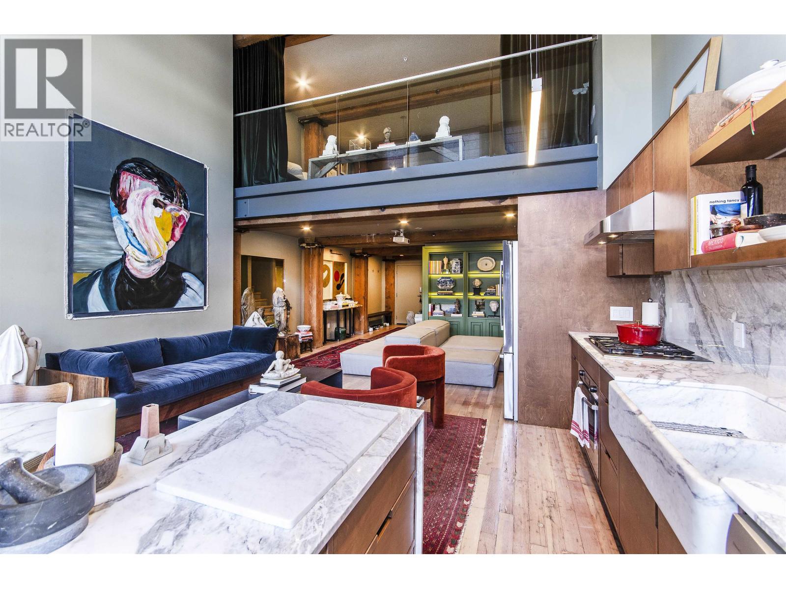 302 528 Beatty Street, Vancouver, British Columbia  V6B 2L3 - Photo 1 - R3043393