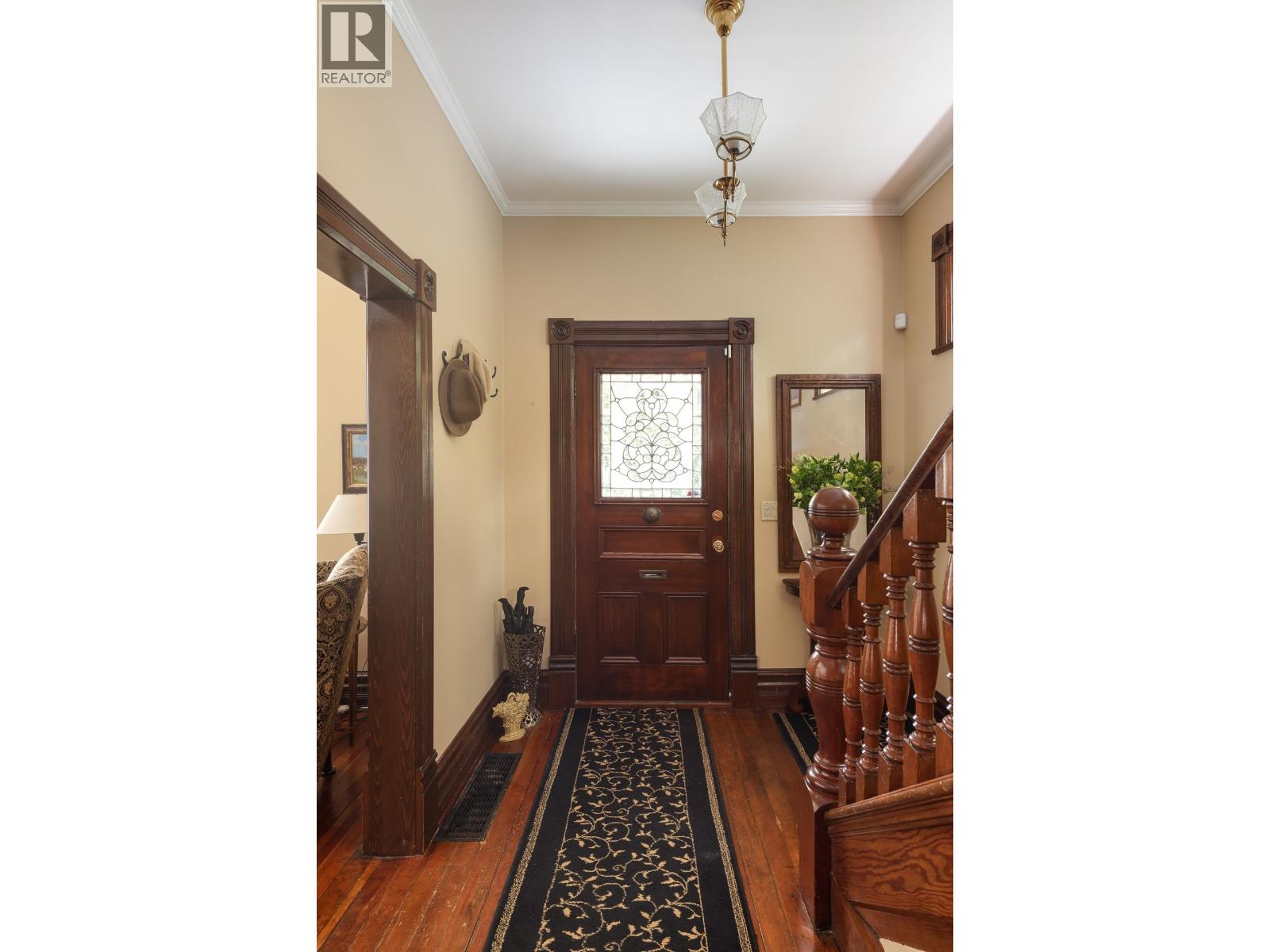 335 Fourth Street, New Westminster, British Columbia  V3L 2V3 - Photo 3 - R3043375