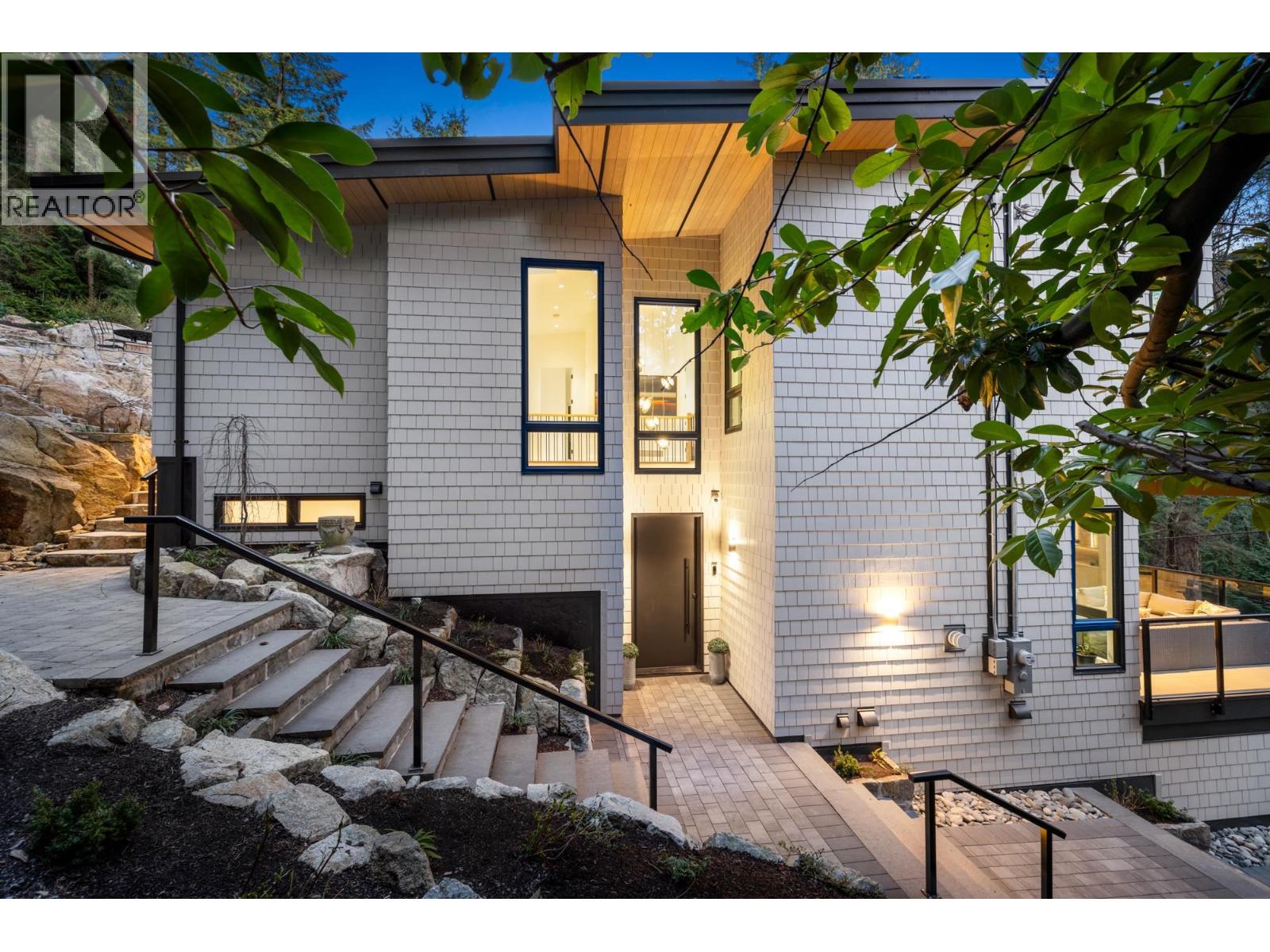 4841 The Dale, West Vancouver, British Columbia  V7W 1K2 - Photo 36 - R3043411