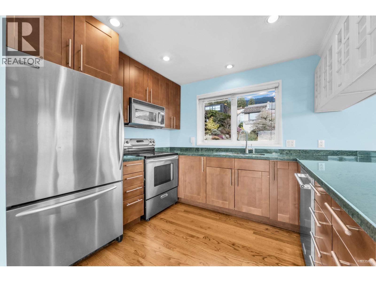 2558 Mathers Avenue, West Vancouver, British Columbia  V7V 2J1 - Photo 17 - R3043419