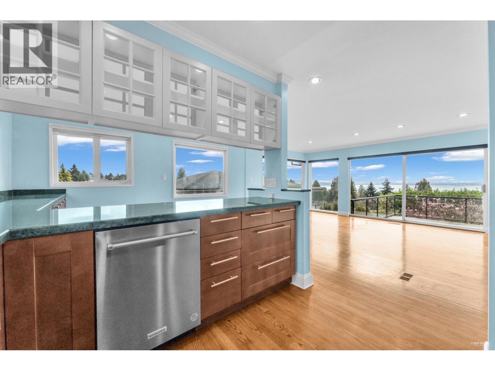 2558 Mathers Avenue, West Vancouver, British Columbia  V7V 2J1 - Photo 18 - R3043419