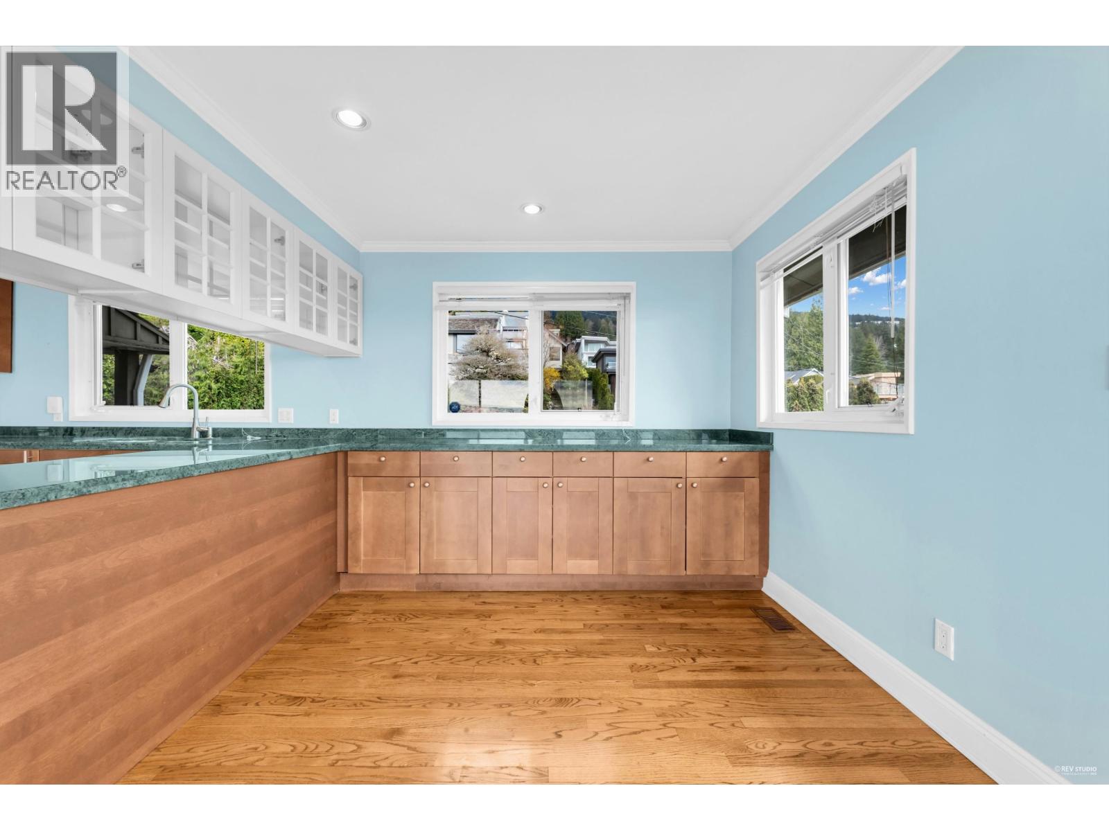 2558 Mathers Avenue, West Vancouver, British Columbia  V7V 2J1 - Photo 19 - R3043419