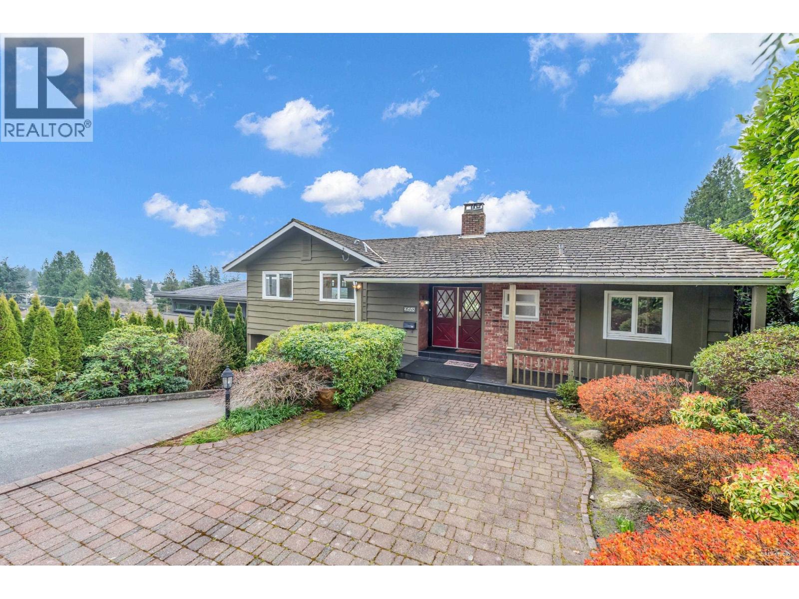 2558 Mathers Avenue, West Vancouver, British Columbia  V7V 2J1 - Photo 2 - R3043419