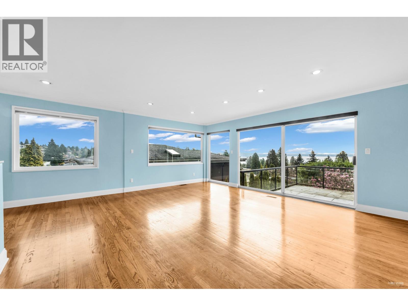 2558 Mathers Avenue, West Vancouver, British Columbia  V7V 2J1 - Photo 4 - R3043419