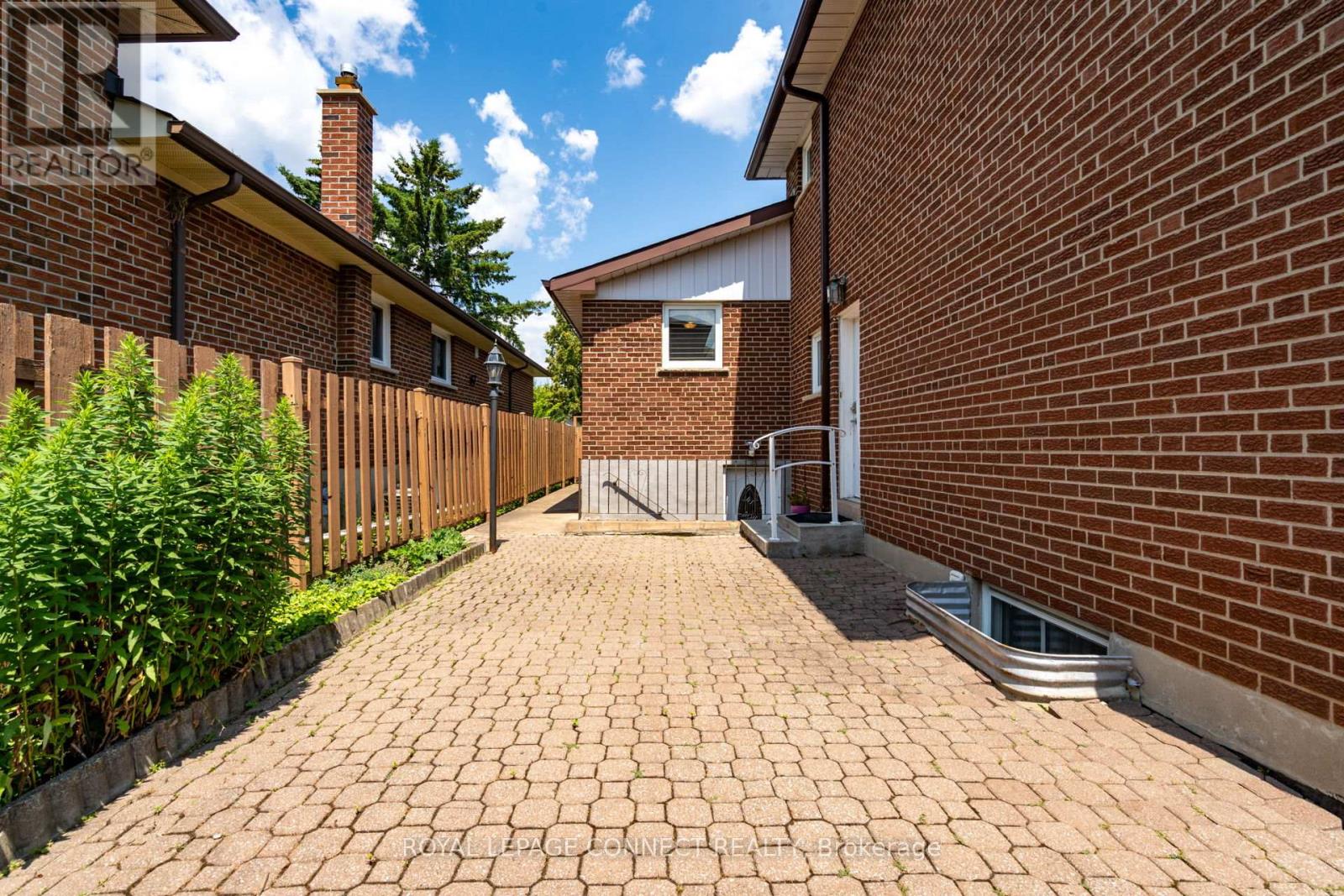 17 Altair Avenue, Toronto, Ontario  M1W 2R1 - Photo 33 - E12377192