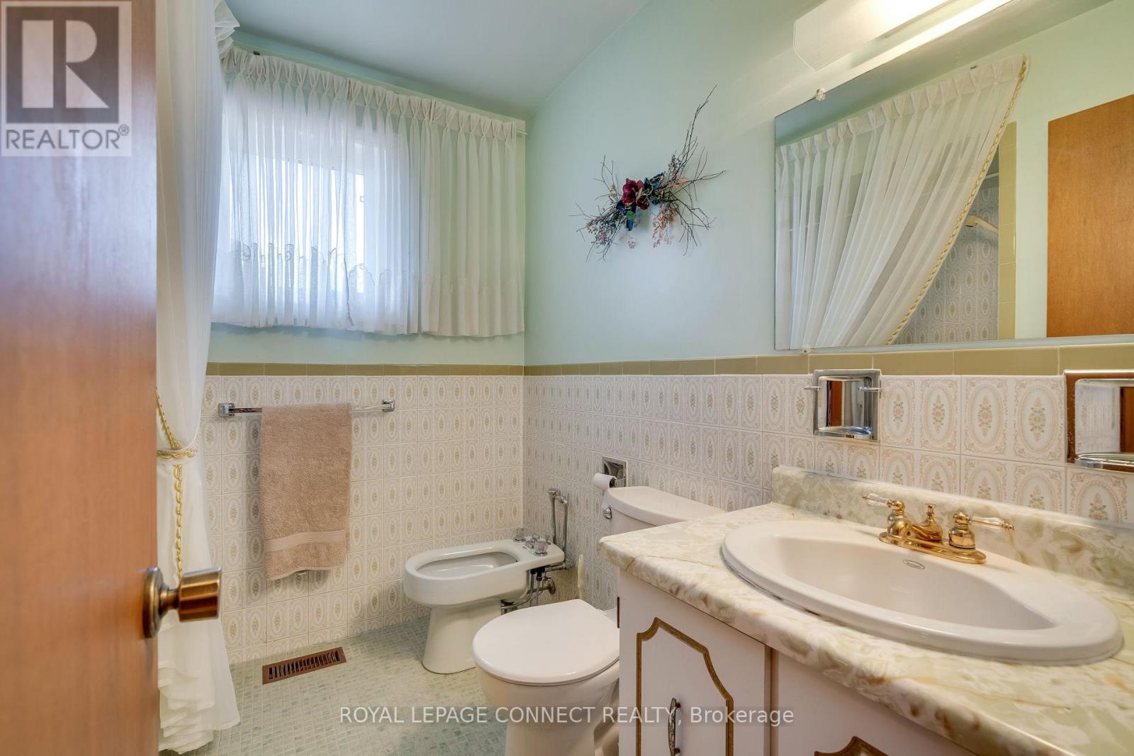 17 Altair Avenue, Toronto, Ontario  M1W 2R1 - Photo 22 - E12377192