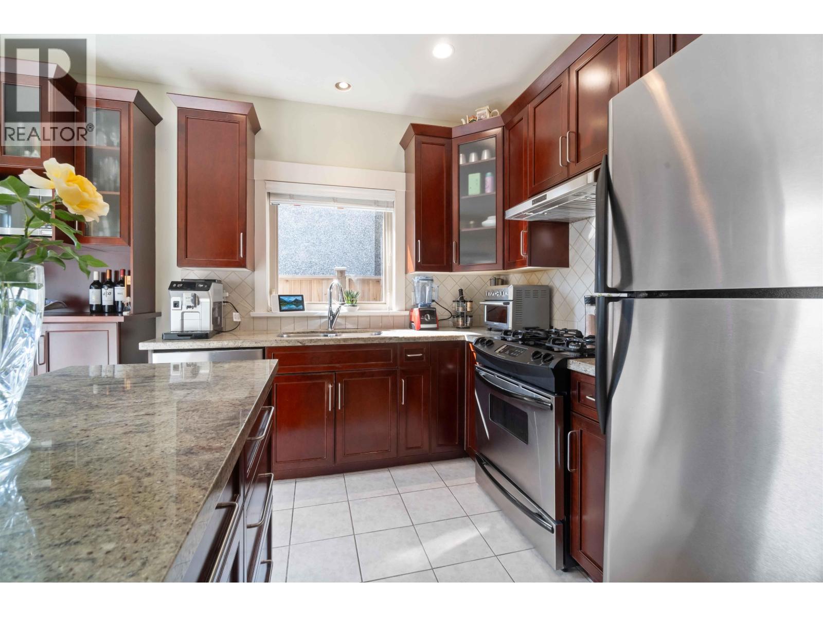 720 W 68th Avenue, Vancouver, British Columbia  V6P 2T9 - Photo 15 - R3043046