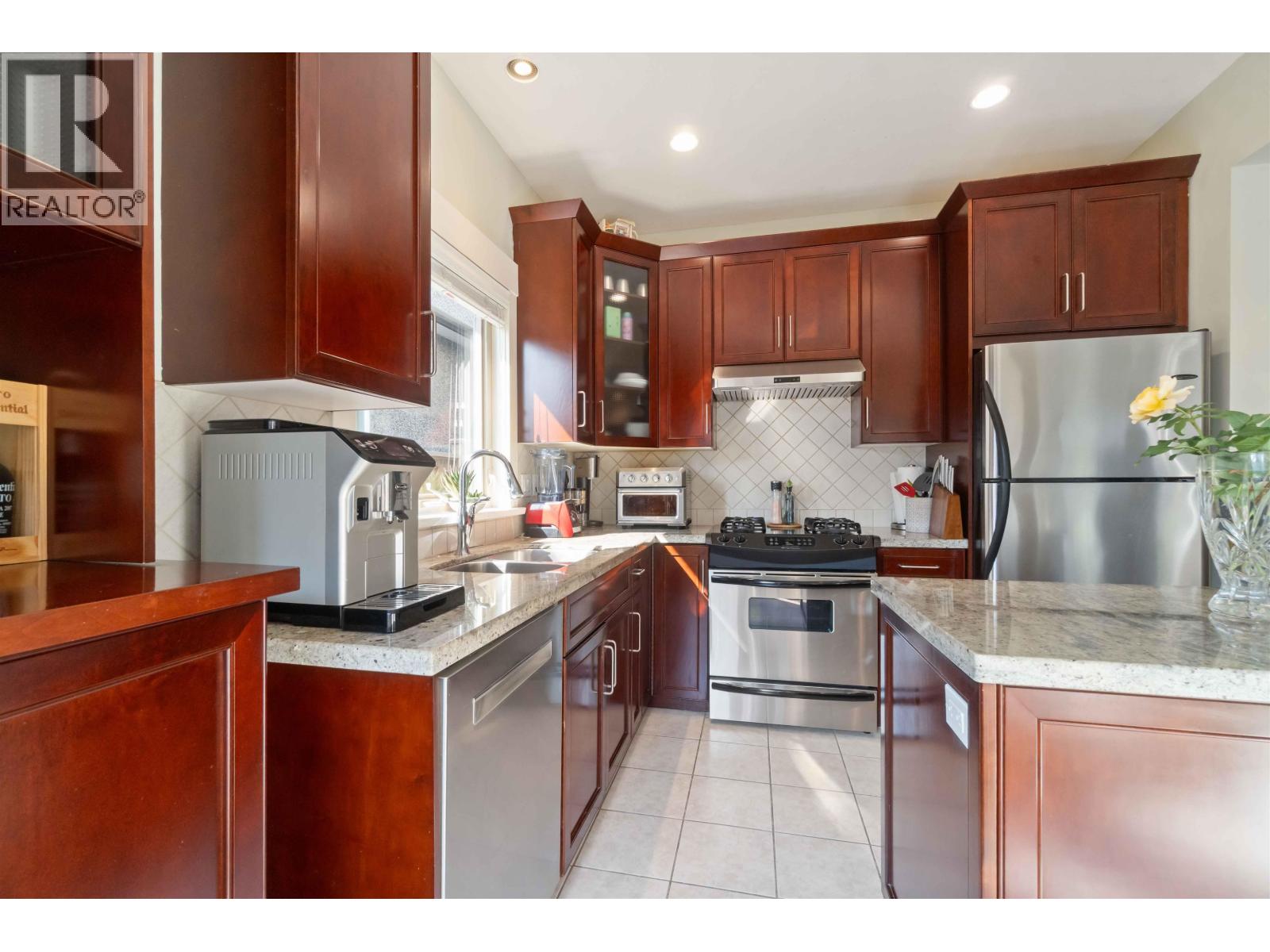 720 W 68th Avenue, Vancouver, British Columbia  V6P 2T9 - Photo 13 - R3043046