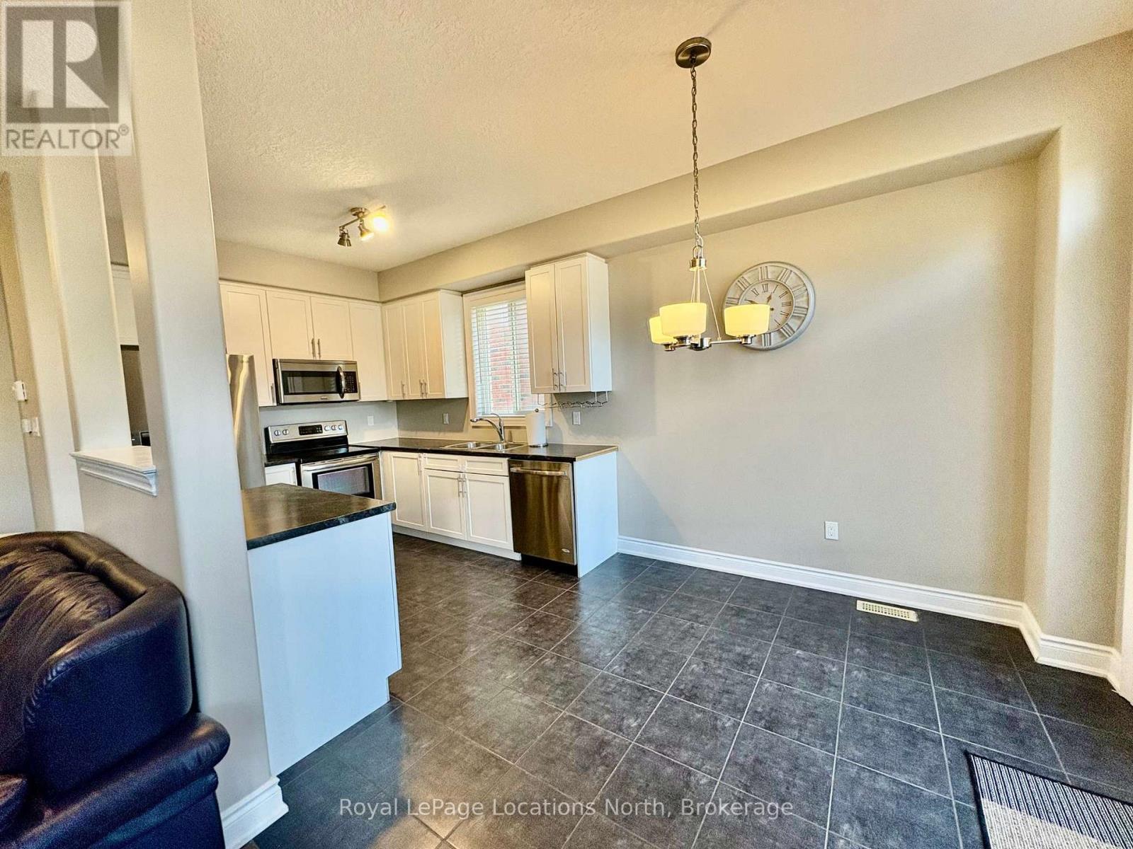 74 Garbutt Crescent, Collingwood, Ontario  L9Y 0H7 - Photo 5 - S12379218