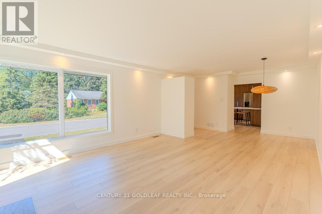 29 Crownhill Street, Ottawa, Ontario  K1J 7K3 - Photo 10 - X12379275