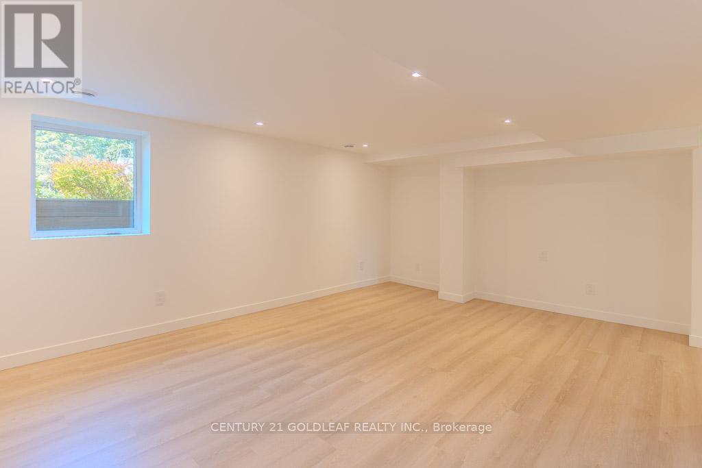 29 Crownhill Street, Ottawa, Ontario  K1J 7K3 - Photo 32 - X12379275